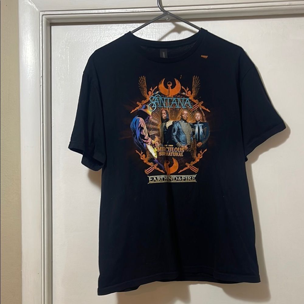 Santana 2022 tour shirt, Earth, wind and fire size large